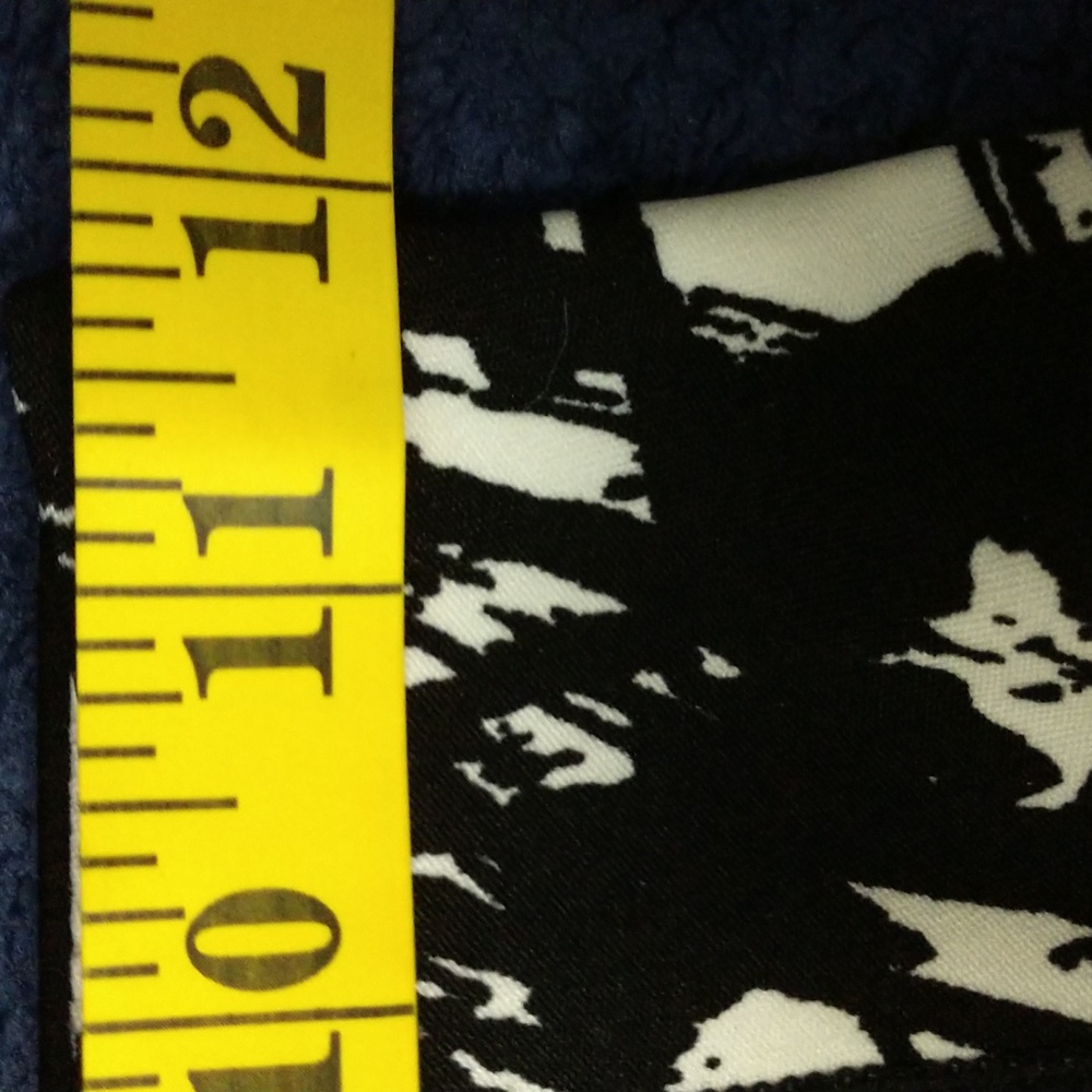 Nicole Miller Sport Leggings Black White Graffiti Print Mesh Calves Small - Picture 6 of 13